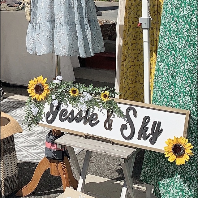Poshmark banner for @tredi